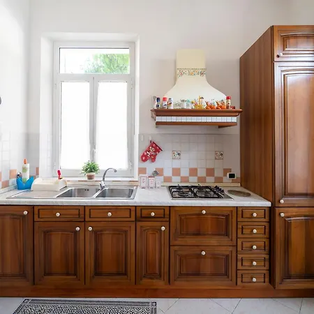 Casa vacanze - 300m From Sea Bordighera